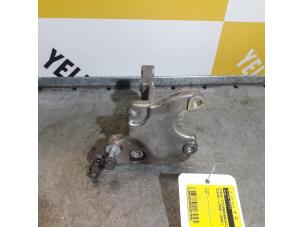 Używane Wspornik pompy wspomagania kierownicy Suzuki Liana (ERA/ERB/RH4) 1.6 MPi 16V Cena € 25,00 Procedura marży oferowane przez Yellow Parts