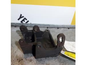 Used Power steering pump bracket Suzuki Grand Vitara I (FT/GT/HT) 1.6 16V Price € 35,00 Margin scheme offered by Yellow Parts