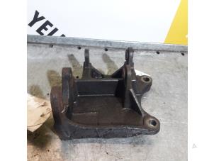 Used Power steering pump bracket Suzuki Grand Vitara I (FT/GT/HT) 1.6 16V Price € 35,00 Margin scheme offered by Yellow Parts