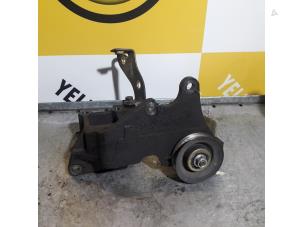 Used Power steering pump bracket Suzuki Grand Vitara I (FT/GT/HT) 2.0 TDI Price € 35,00 Margin scheme offered by Yellow Parts