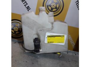 Używane Zbiornik spryskiwacza przód Suzuki Wagon-R+ (RB) 1.3 16V Cena € 20,00 Procedura marży oferowane przez Yellow Parts