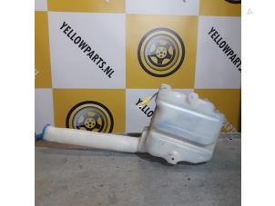 Używane Zbiornik spryskiwacza przód Suzuki Liana (ERA/ERB/RH4) 1.6 MPi 16V Cena € 20,00 Procedura marży oferowane przez Yellow Parts