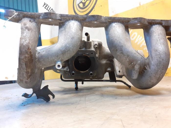 Begagnade Insugsrör Suzuki Jimny Softtop 1.3i 16V VVT 4x4 Pris € 44,99 Marginaltabell erbjuds av Yellow Parts