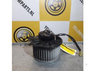 Usagé Moteur de ventilation chauffage Suzuki Grand Vitara I (FT/GT/HT) 2.0 TDi II Prix € 30,00 Règlement à la marge proposé par Yellow Parts