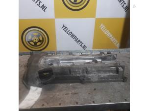 Usados Tapa de válvulas Suzuki New Ignis (MH) 1.3 16V Precio € 35,00 Norma de margen ofrecido por Yellow Parts