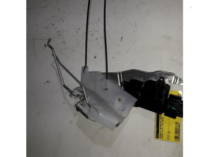Front door lock mechanism 4door, right Suzuki Alto 1.0 12V