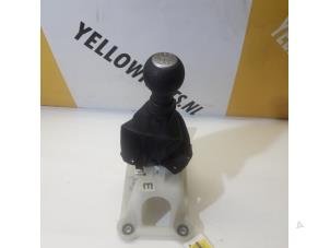 Używane Dzwignia zmiany biegów Suzuki Alto (GF) 1.0 12V Cena € 29,50 Procedura marży oferowane przez Yellow Parts