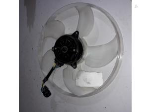 Usados Ventilador de radiador Suzuki Swift (ZA/ZC/ZD) 1.2 16_ Precio € 50,00 Norma de margen ofrecido por Yellow Parts