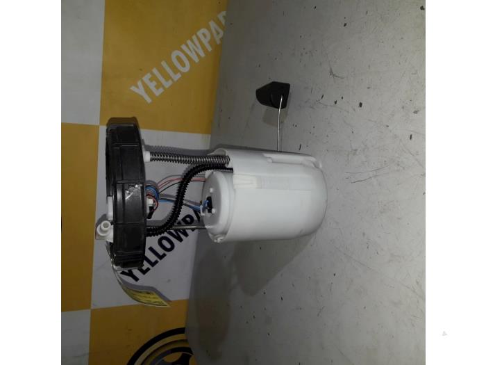 Used Petrol pump Suzuki Swift (ZA/ZC/ZD) 1.2 16V Price € 39,99 Margin scheme offered by Yellow Parts