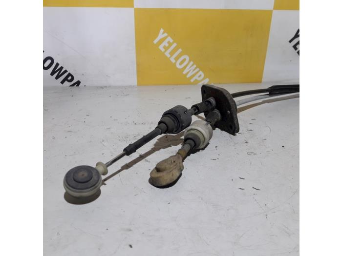 Gearbox shift cable from a Suzuki Wagon-R+ (RB) 1.0 12V 2006