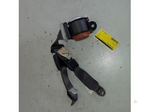 Usagé Ceinture de sécurité arrière centre Suzuki Liana (ERC/ERD/RH4) 1.6 MPi 16V Prix € 35,00 Règlement à la marge proposé par Yellow Parts