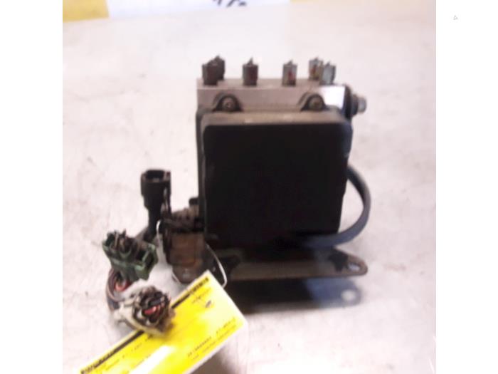 Usagé Pompe ABS Suzuki Wagon-R+ (SR) 1.2 16V Prix € 49,00 Règlement à la marge proposé par Yellow Parts