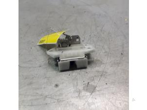 Gebrauchte Schließmechanik Heckklappe Suzuki Alto (GF) 1.0 12V Preis € 15,00 Margenregelung angeboten von Yellow Parts