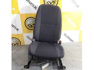 Używane Fotel prawy Suzuki Alto (RF410) 1.1 16V Cena € 40,00 Procedura marży oferowane przez Yellow Parts