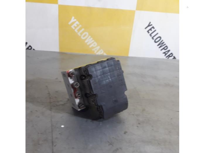 Used ABS pump Suzuki Alto (RF410) 1.1 16V Price € 69,00 Margin scheme offered by Yellow Parts