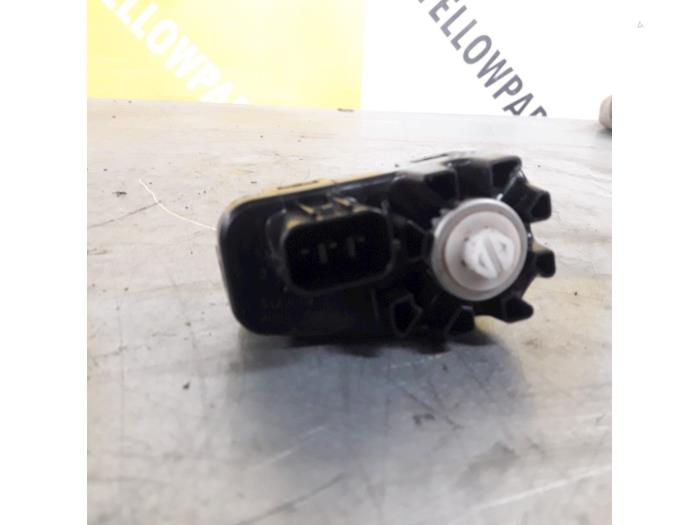 Headlight motor from a Suzuki Swift (ZA/ZC/ZD) 1.2 16V 2012