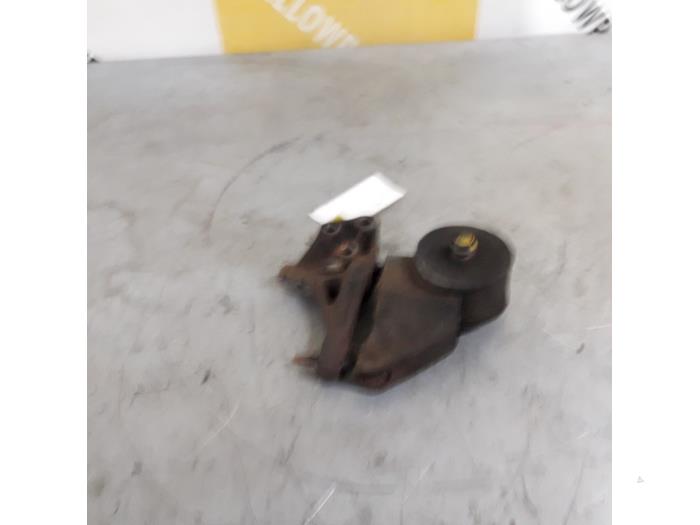 Engine mount from a Suzuki Alto (RF410) 1.1 16V 2002
