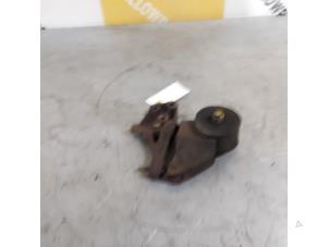 Engine mount from a Suzuki Alto (RF410) 1.1 16V 2002