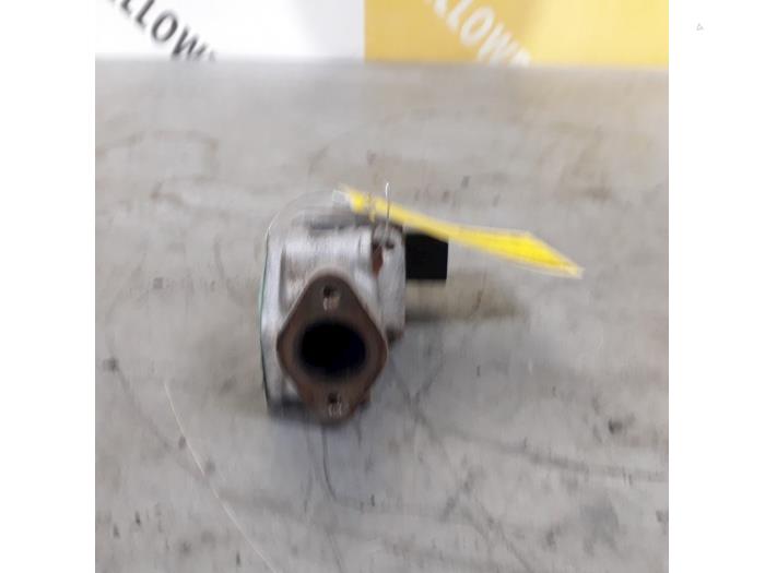 AGR Ventil van een Suzuki Alto (RF410) 1.1 16V 2002
