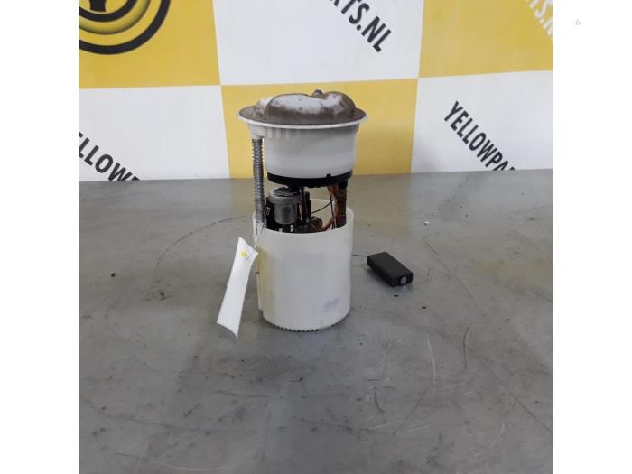 Used Petrol pump Suzuki Swift (ZA/ZC/ZD1/2/3/9) 1.3 VVT 16V Price € 39,99 Margin scheme offered by Yellow Parts