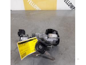 Usagé Kit serrure cylindre (complet) Suzuki Swift (ZA/ZC/ZD) 1.3 D 16V Prix € 70,00 Règlement à la marge proposé par Yellow Parts