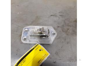 Używane Mechanizm zamka tylnej klapy Suzuki Alto (GF) 1.0 12V Cena € 25,00 Procedura marży oferowane przez Yellow Parts