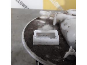 Usados Bomba eléctrica de combustible Suzuki Swift (ZA/ZC/ZD1/2/3/9) 1.3 VVT 16V Precio € 40,00 Norma de margen ofrecido por Yellow Parts
