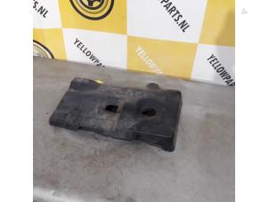Abdeckblech Motor van een Suzuki Grand Vitara II (JT) 2.0 16V 2005