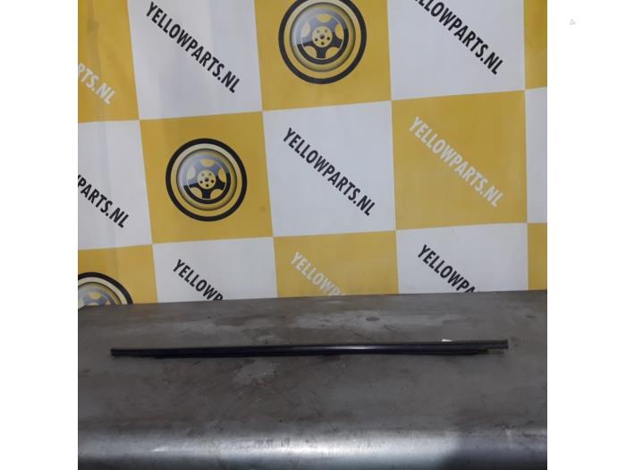 Window rubber Suzuki Alto 1.1 16V 