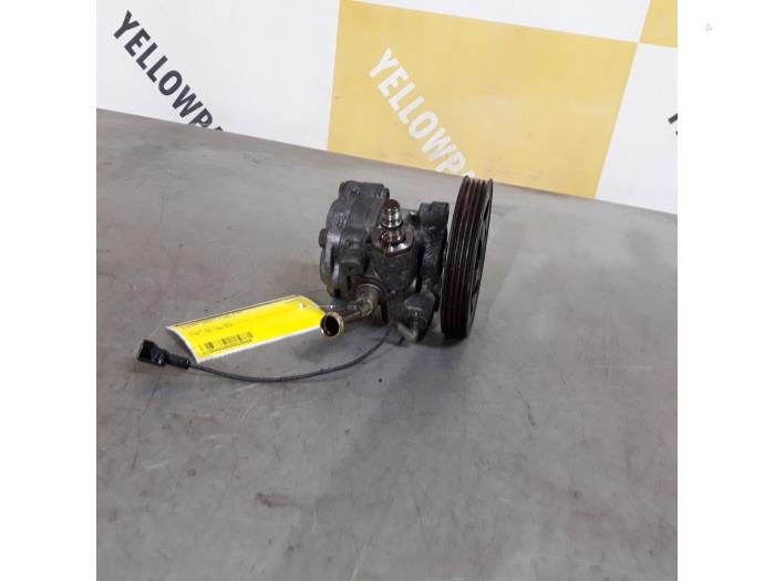 Usagé Pompe de direction Suzuki Swift (SF310/413) 1.0 Prix € 34,99 Règlement à la marge proposé par Yellow Parts
