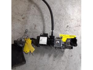 Used Electronic ignition key Suzuki Swift (ZA/ZC/ZD) 1.2 16V Price € 70,00 Margin scheme offered by Yellow Parts