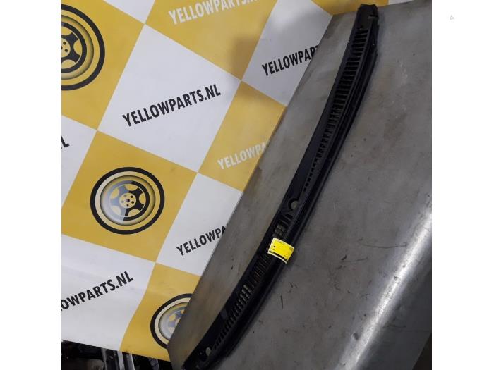 Używane Parawan Suzuki New Ignis (MH) 1.3 16V Cena € 25,00 Procedura marży oferowane przez Yellow Parts