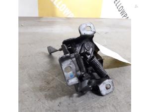 Usagé Mécanique de verrouillage capot Suzuki Splash 1.2 16V Prix € 15,00 Règlement à la marge proposé par Yellow Parts