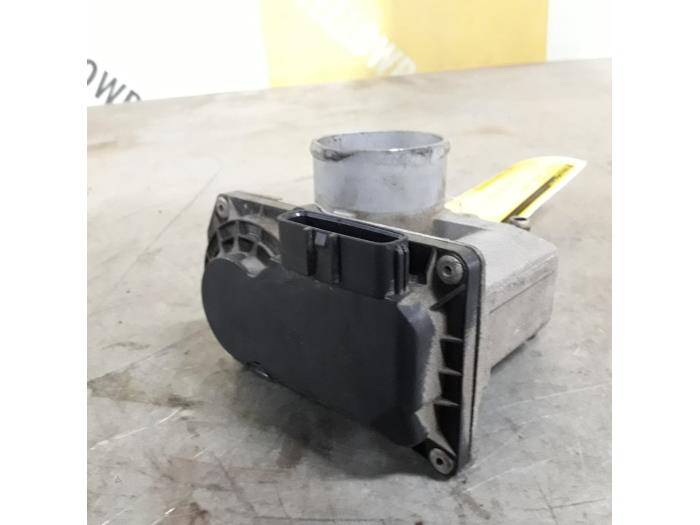 Gebrauchte Drosselklappengehäuse Suzuki Alto 1.0 12V Preis € 39,00 Margenregelung angeboten von Yellow Parts