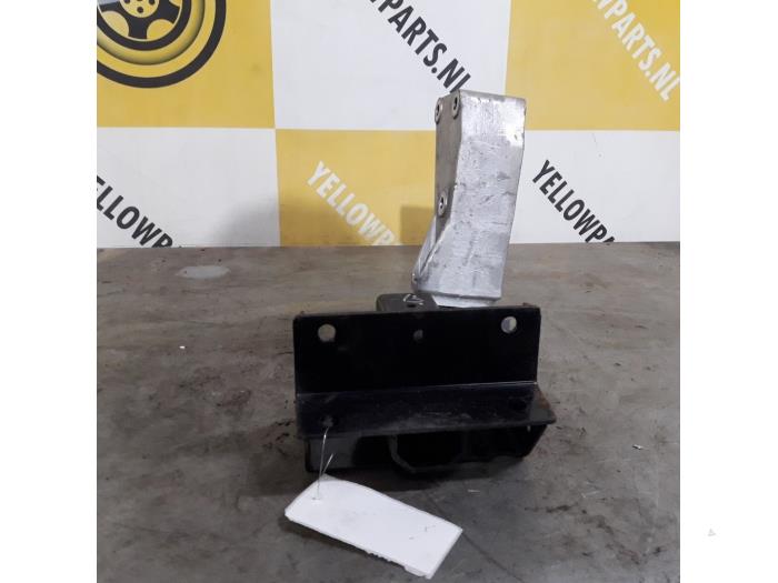 Usagé Support moteur Suzuki Swift (ZA/ZC/ZD) 1.2 16V Prix € 45,00 Règlement à la marge proposé par Yellow Parts