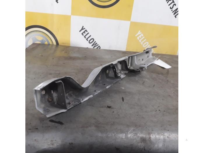 Chassis bar, front from a Suzuki Alto (GF) 1.0 12V 2012