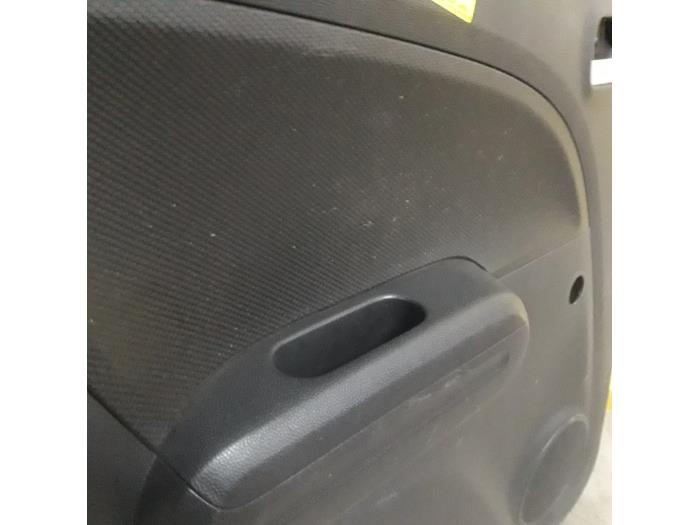 Revêtement portière 4portes arrière gauche d'un Suzuki Splash 1.2 VVT 16V 2014