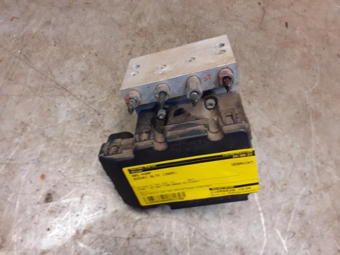 Usagé Pompe ABS Suzuki Alto (RF410) 1.1 16V Prix € 69,00 Règlement à la marge proposé par Yellow Parts