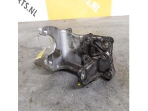 Used Power steering pump bracket Suzuki Grand Vitara II (JT) 1.6 16V Price € 50,00 Margin scheme offered by Yellow Parts