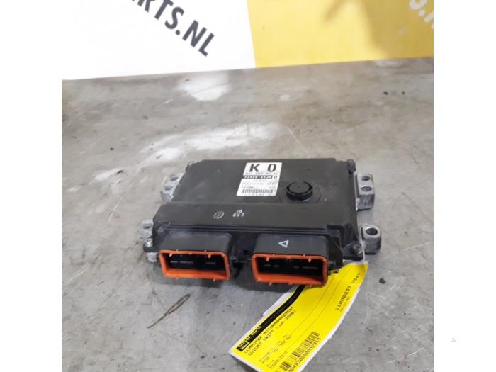 Used Engine management computer Suzuki Swift (ZA/ZC/ZD1/2/3/9) 1.3 VVT 16V Price € 69,00 Margin scheme offered by Yellow Parts