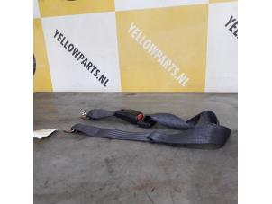 Usagé Ceinture de sécurité arrière centre Suzuki Alto (SH410) 1.0 GA,GL Prix € 20,00 Règlement à la marge proposé par Yellow Parts