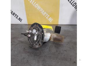 Usados Bomba de gasolina Suzuki Alto (GF) 1.0 12V Precio € 50,00 Norma de margen ofrecido por Yellow Parts