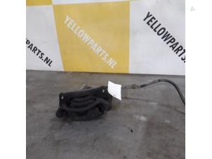 Usados Pinza de freno derecha delante Suzuki New Ignis (MH) 1.3 16V Precio € 30,00 Norma de margen ofrecido por Yellow Parts