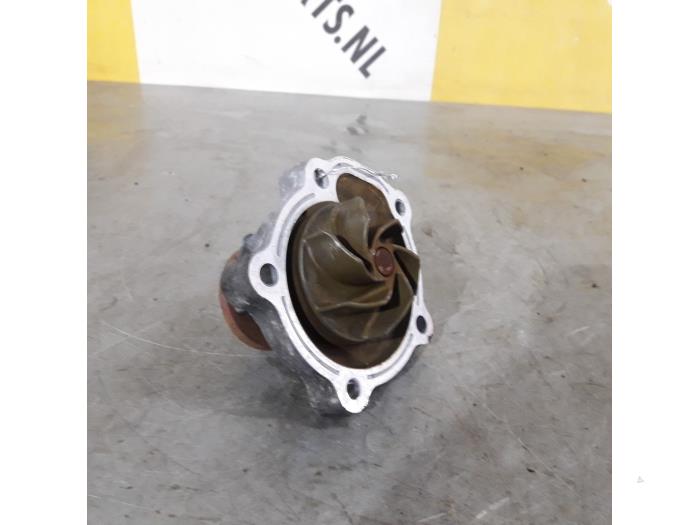 Używane Pompa wodna Suzuki SX-4 Cena € 25,00 Procedura marży oferowane przez Yellow Parts