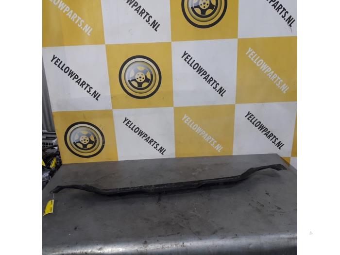Używane Przegroda Suzuki SX4 (EY/GY) 1.6 16V VVT Comfort,Exclusive Autom. Cena € 25,00 Procedura marży oferowane przez Yellow Parts