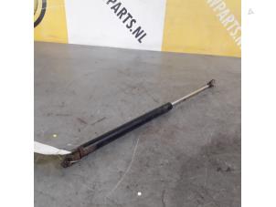 Used Set of gas struts for boot Suzuki Grand Vitara I (FT/GT/HT) 2.7 XL-7 V6 24V Price € 25,00 Margin scheme offered by Yellow Parts