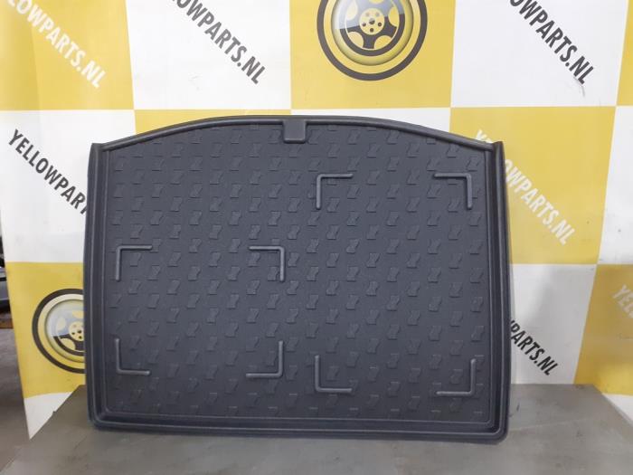 Neuf Coffre tapis Suzuki S-Cross Prix € 48,28 Prix TTC proposé par Yellow Parts