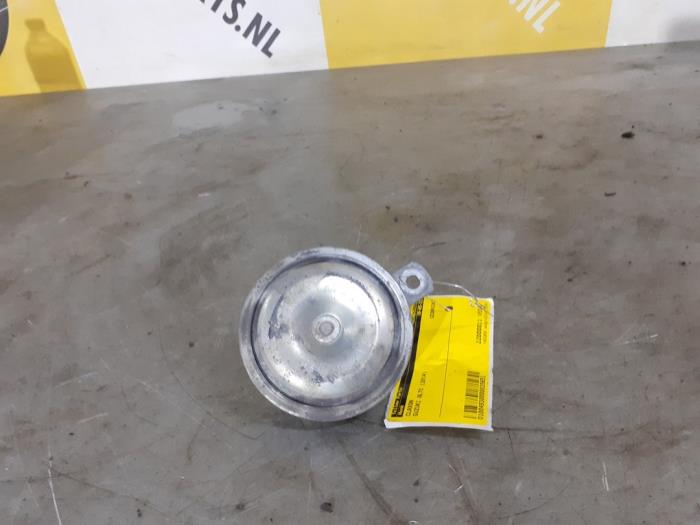 Używane Klakson Suzuki Alto 1.0 12V Cena € 9,95 Procedura marży oferowane przez Yellow Parts