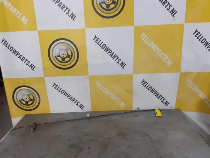 Usagé Câble frein à main Suzuki Alto 1.0 12V Prix € 15,00 Règlement à la marge proposé par Yellow Parts