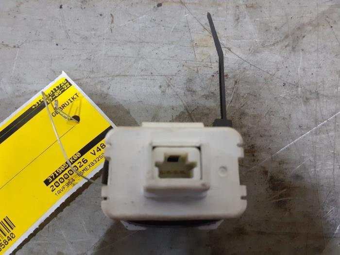 Używane Modul keyless vehicle Suzuki Splash 1.2 VVT 16V Cena € 39,99 Procedura marży oferowane przez Yellow Parts